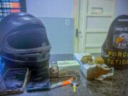 18:17 –
Trio de faccionados é preso após matar homem na frente dos filhos; crianças correram para pedir ajuda