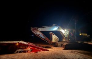 19:13 –
PF apreende escavadeiras e destrói maquinário de garimpo ilegal de ouro em terra indígena de MT
