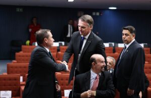 Cid confirma plano, e Ramagem nega ter enviado informações a Bolsonaro