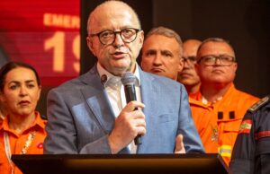 Pivetta sanciona lei para “reparar danos” causados a servidores