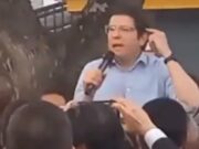 Pré-candidato à Presidência da Colômbia é baleado em palanque