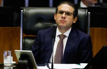 Motta defende derrota de decreto do IOF e nega ter traído Planalto
