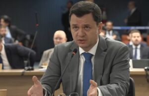 Torres diz que perdeu celular nos EUA ao saber sobre ordem de prisão
