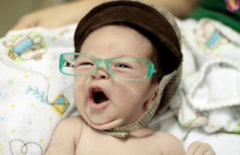 Número de filhos por mulher no Brasil é menor da história, diz IBGE