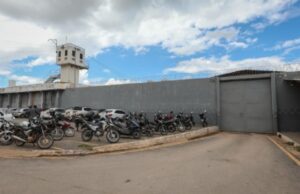 10:13 –
MT reduz em quase 63% número de fugas em presídios e apreende 2,3 mil celulares
