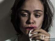 09:48 – 
							Mulher é agredida na frente da filha de 2 anos e ameaçada de morte pelo marido em MT