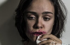 09:48 –
Mulher é agredida na frente da filha de 2 anos e ameaçada de morte pelo marido em MT