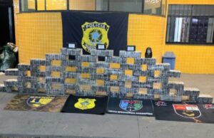 10:39 –
Meia tonelada de cocaína é apreendida em pista de voo clandestino; prejuízo de R$ 15 milhões às facções criminosas