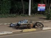 16:10 – 
							Motociclista morre após bater em separador de ciclovia e cair em avenida