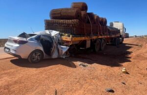 16:00 –
Motorista morre ao bater em caminhão parado; caminhoneiro tem perna dilacerada; veja vídeo