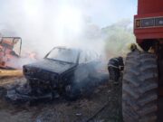 14:52 – 
							Caminhonete é consumida por fogo em propriedade rural e bombeiros evitam alastramento das chamas