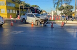 08:16 –
Vítima é executada com três tiros dentro de caminhonete em Cuiabá; suspeito fugiu a pé