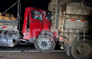 08:40 –
Motorista fica preso às ferragens após colisão entre caminhão e carreta na BR-163