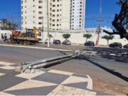 12:16 –
Caminhão atinge poste de energia no CPA e afeta expediente de trabalhadores; TRT e empresas sem energia
