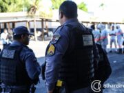 11:10 –
Policial militar é empurrado durante confusão em condomínio; oito foram conduzidos