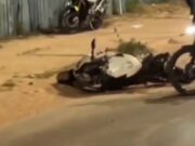 15:20 –
Dois ficam feridos após motorista de Ranger bater em motocicleta de alta cilindrada na MT-010; veja vídeo