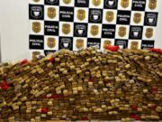 20:08 –
Polícia apreende 1 tonelada de maconha e causa prejuízo de R$ 1,6 milhão ao tráfico em Rondonópolis: veja vídeo