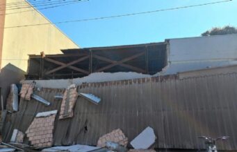 07:20 –
Trabalhador fica ferido após queda de fachada em supermercado