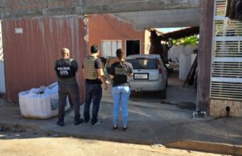 09:51 –
Polícia prende criminosos envolvidos em roubo em empresa de Várzea Grande; bandidos levaram celulares e joias