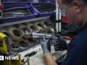 Taurus Armas: tarifaço de Trump ameaça futuro da empresa que cresceu sob Bolsonaro