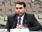 Flávio Bolsonaro ataca Moraes: “precisa de internação compulsória”