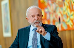 Governo publica veto de Lula ao aumento no número de deputados | Política