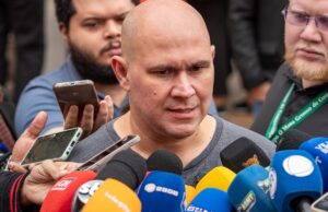 Abilio nega pressão externa e diz que trocará todos os diretores