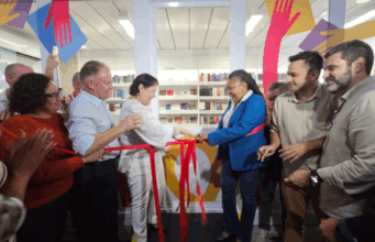 No Espírito Santo, ministra da Cultura participa da inauguração de biblioteca em terminal de ônibus — Ministério da Cultura