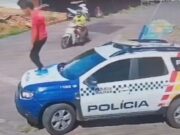 Homem com 50 passagens é preso após pular em viatura da PM