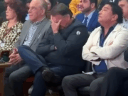 Bolsonaro vai a culto e chora durante pregação de Michelle; vídeo