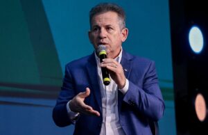 É hora de ter juízo e sensatez; não adianta dobrar a aposta