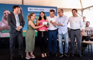 Governador: “Com o dinheiro da entrada, estamos ajudando a realizar o sonho mais importante dessas famílias”