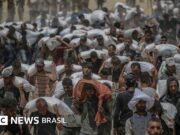 Fome extrema em Gaza: Israel reduz restrições à entrada de comida