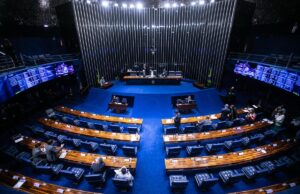 Senado aprova projeto que permite leilão de óleo e gás e pode levantar R$ 20 bi no Orçamento