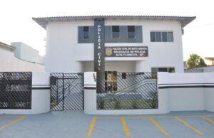 Homem é preso por agredir a ex-mulher e danificar seu carro em MT