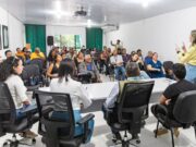 Prefeitura entrega autorizações a ambulantes do Parque das Águas