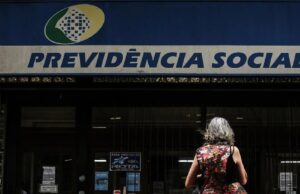salário mínimo deve subir para R$ 1.631 no próximo ano, prevê governo