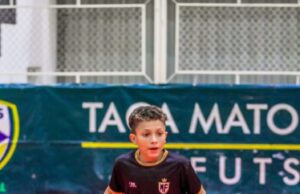 Bola rola pela Taça Mato Grosso de Futsal Sub-13 em Sinop