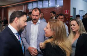 Carol Mello participa celebra nova casa do Legislativo