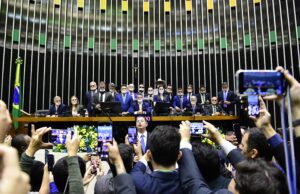 Corregedoria da Câmara recebe denúncias contra 14 deputados por motim