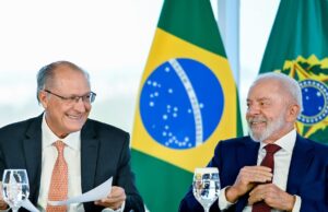 Lula dá recados a Trump e big techs e crítica família Bolsonaro