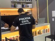 Polícia dá batida no camelódromo atrás de celulares roubados