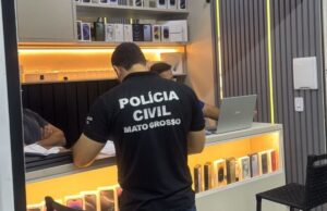 Polícia dá batida no camelódromo atrás de celulares roubados