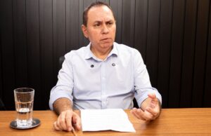 Líder defende presença constante de Abilio na Câmara: “Ruim é a ausência”