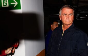 Moraes decreta prisão domiciliar de Bolsonaro por descumprir medidas