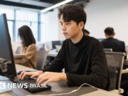 China: por que muitos estão pagando para ir a escritório e fingir que trabalham