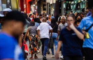 Brasil tem 213,4 milhões de habitantes, diz IBGE