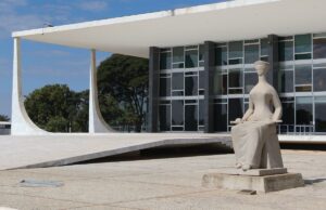 Sanção de Trump extrapola Moraes e coloca STF sob pressão