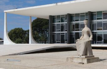 Sanção de Trump extrapola Moraes e coloca STF sob pressão