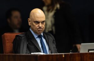 Moraes pede e Zanin marca sessões extras para julgamento de Bolsonaro